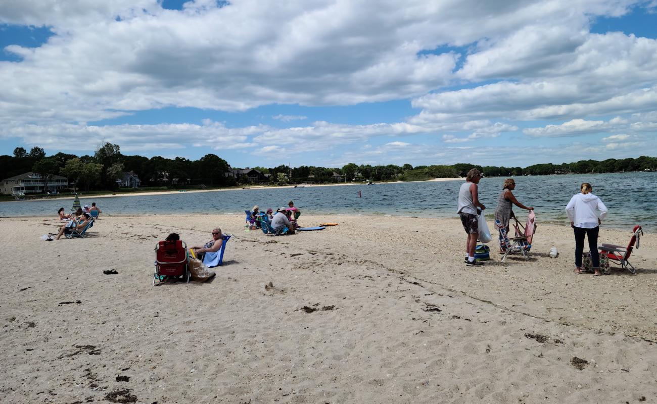 Foto af Goose Creek Beach med let sand og småsten overflade