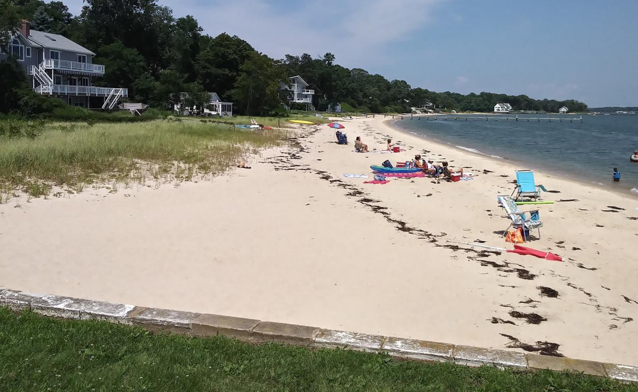 Foto af Southold Founders Beach med lys sand overflade