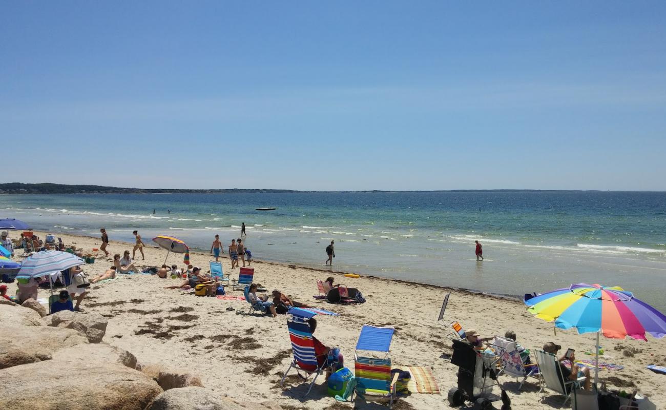 Foto af Chapoquoit Beach med lys sand overflade