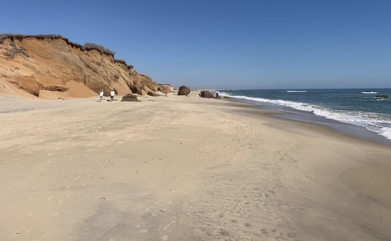 Foto af Lucy Vincent Beach med lys sand overflade