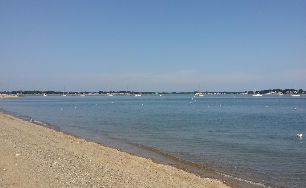 Foto af George Lane beach med let sand og småsten overflade