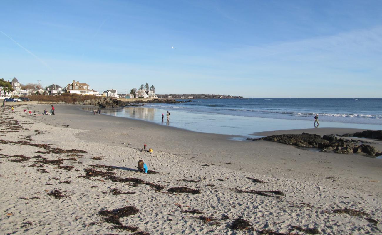 Foto af Mother's beach med lys sand overflade