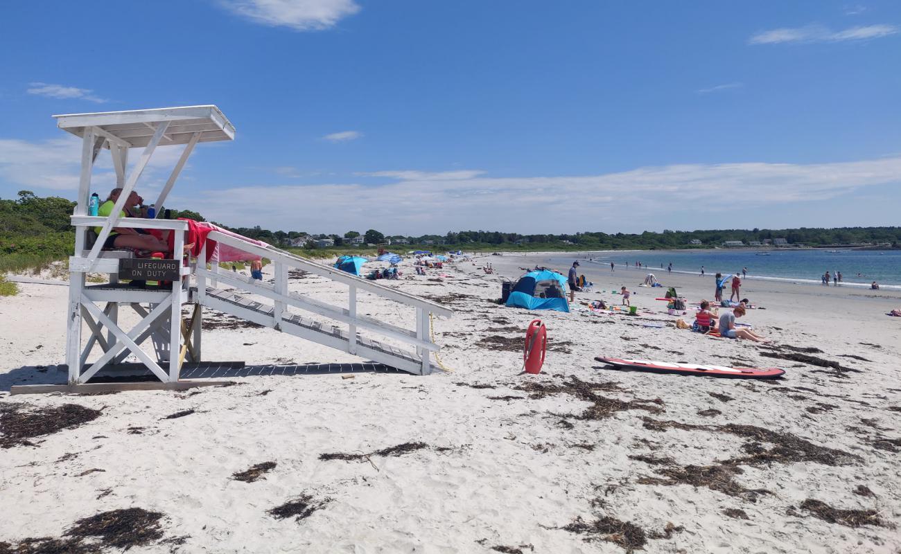 Foto af Crescent beach med lys sand overflade