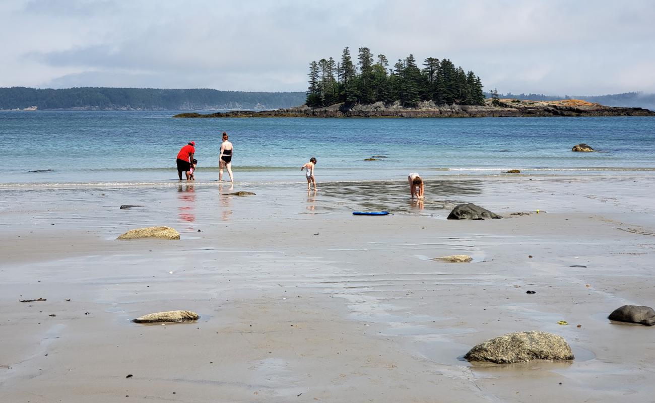 Foto af Sandy River beach med let sand og småsten overflade