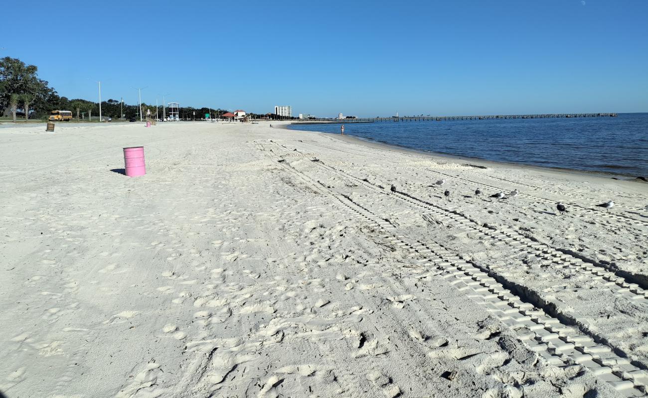 Foto af Biloxi beach med hvidt fint sand overflade