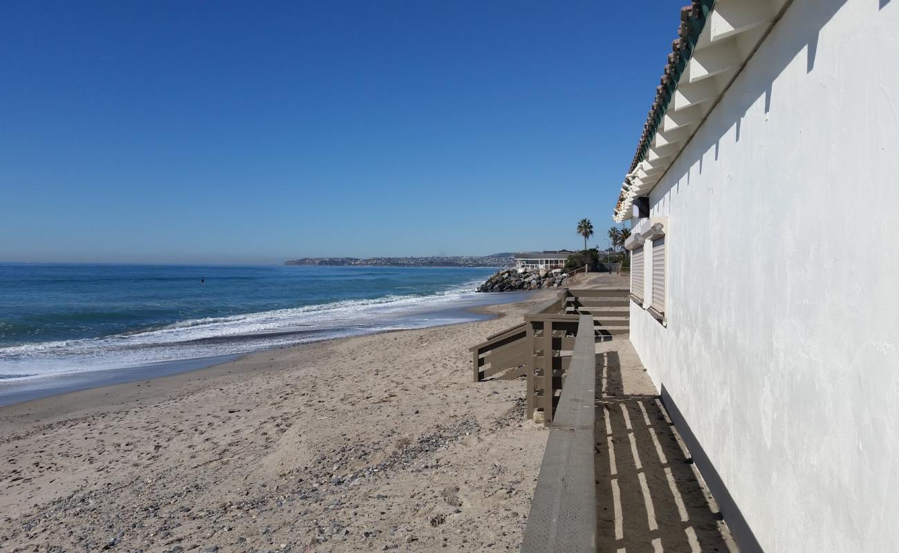 Foto af North beach med let sand og småsten overflade