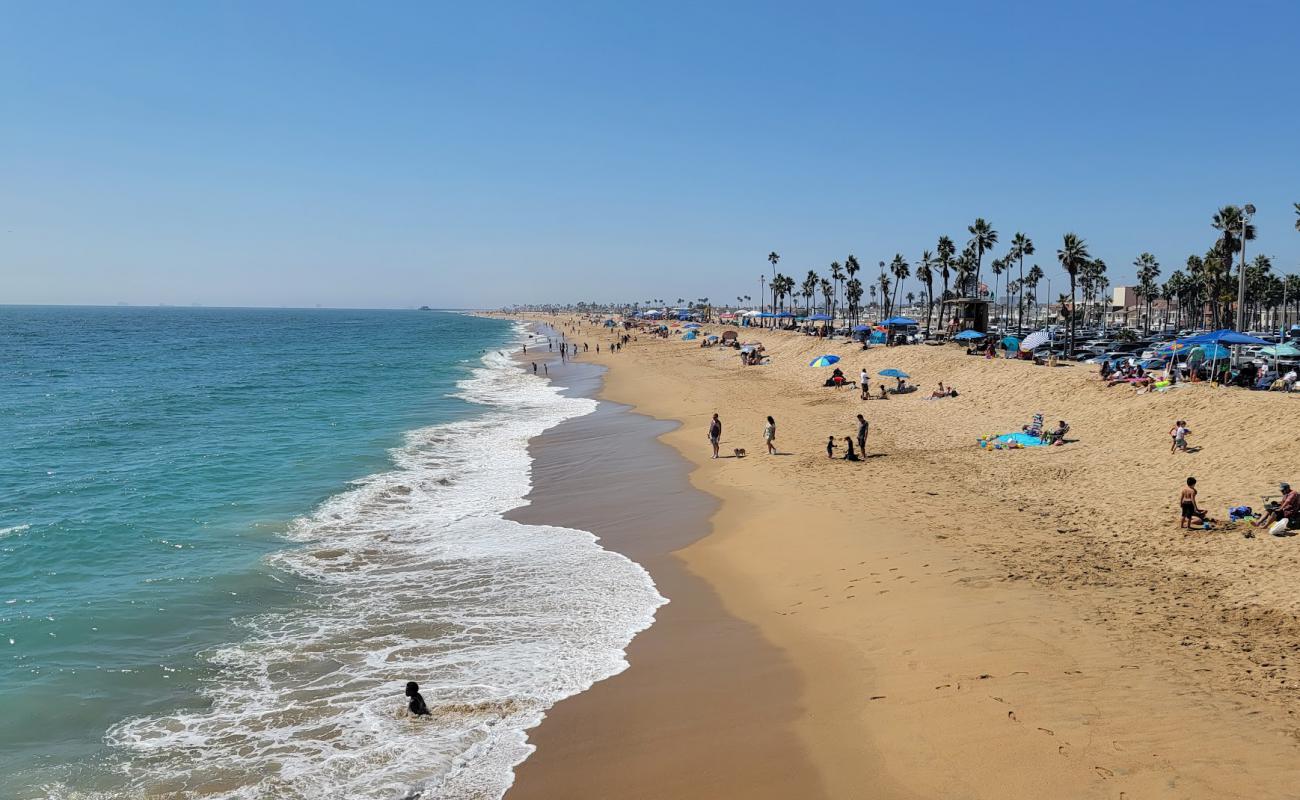 Foto af Balboa Peninsula beach med lys sand overflade