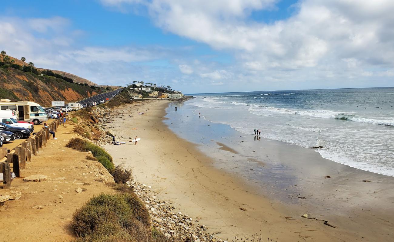 Foto af County Line Beach med lys sand overflade