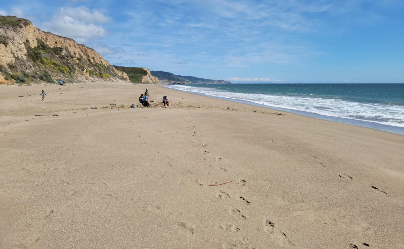 Foto af Santa Maria Beach med lys sand overflade