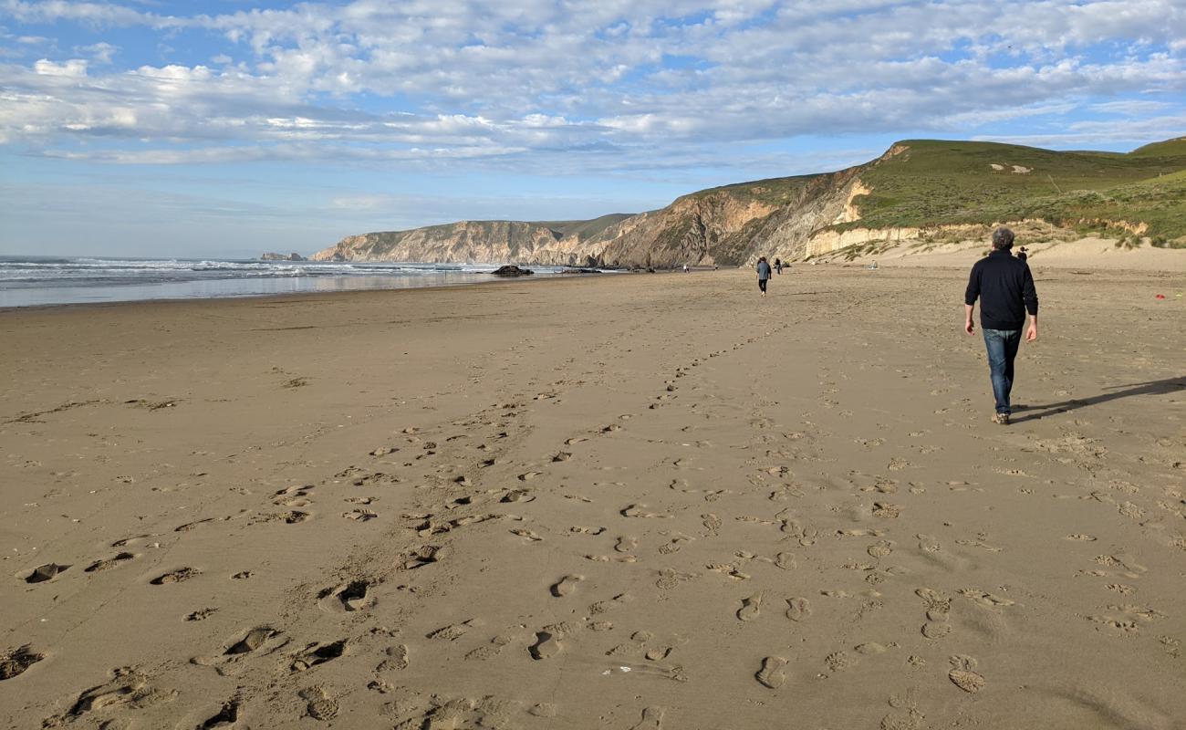 Foto af Kehoe Beach med lys sand overflade