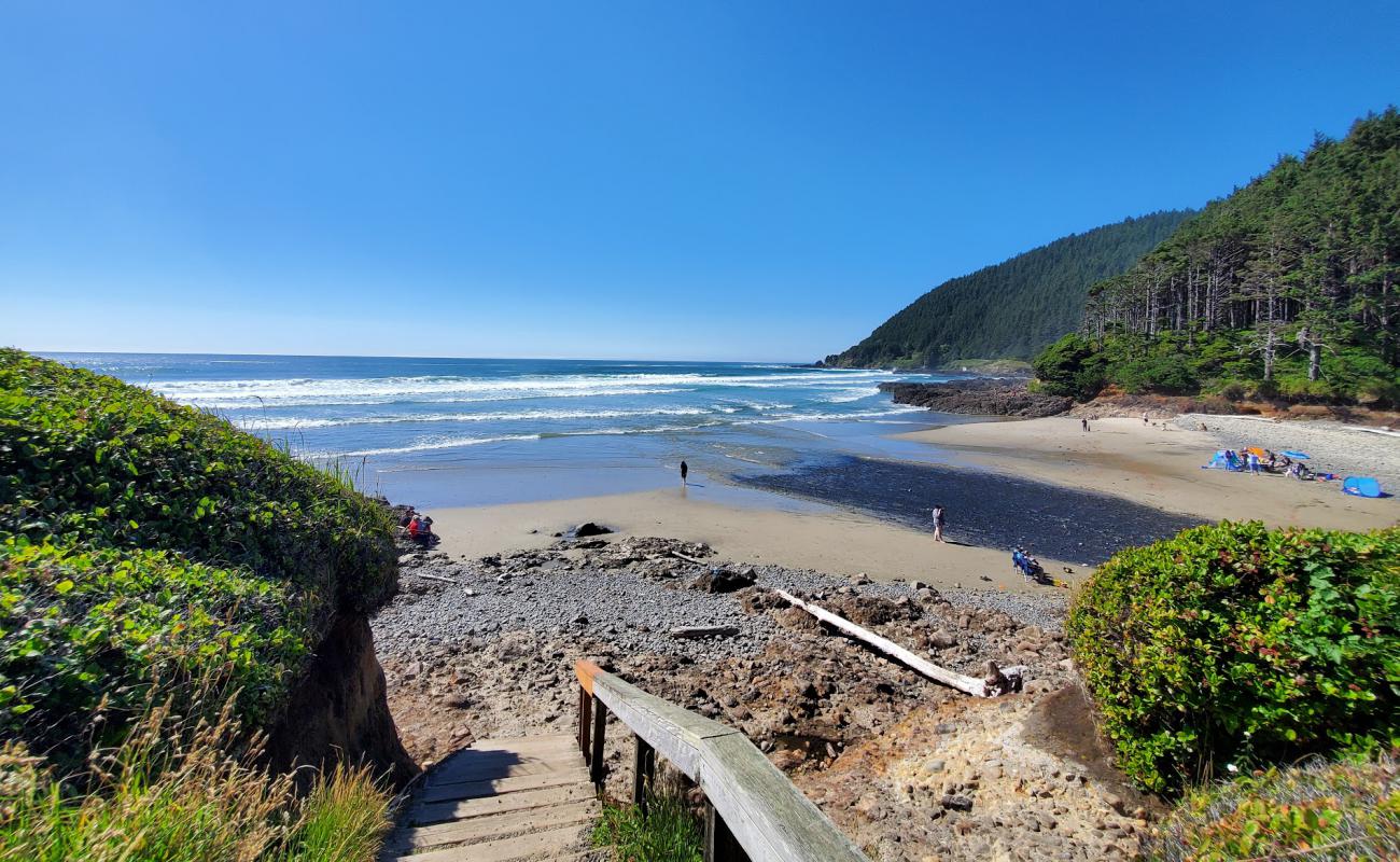 Foto af Neptune Beach med lys sand overflade