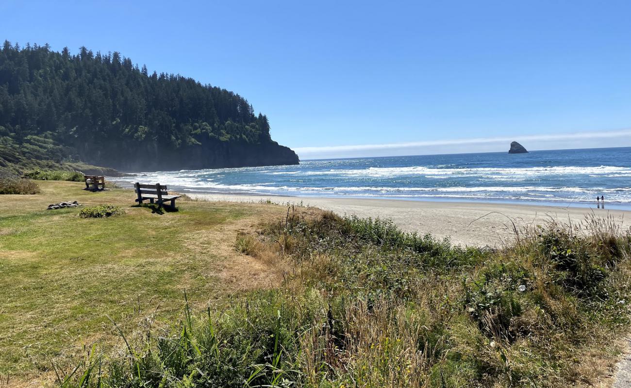 Foto af Cape Meares Beach med lys sand overflade