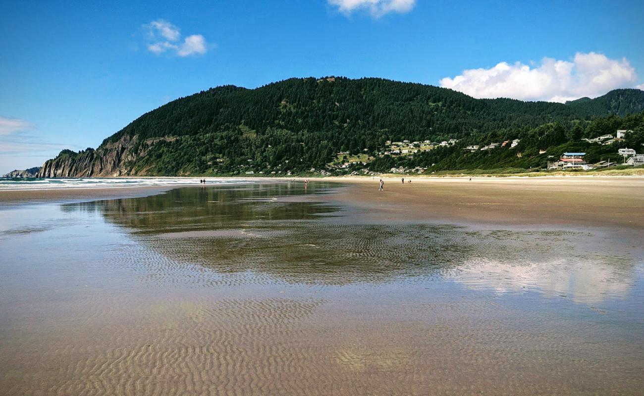 Foto af Manzanita Beach med lys sand overflade