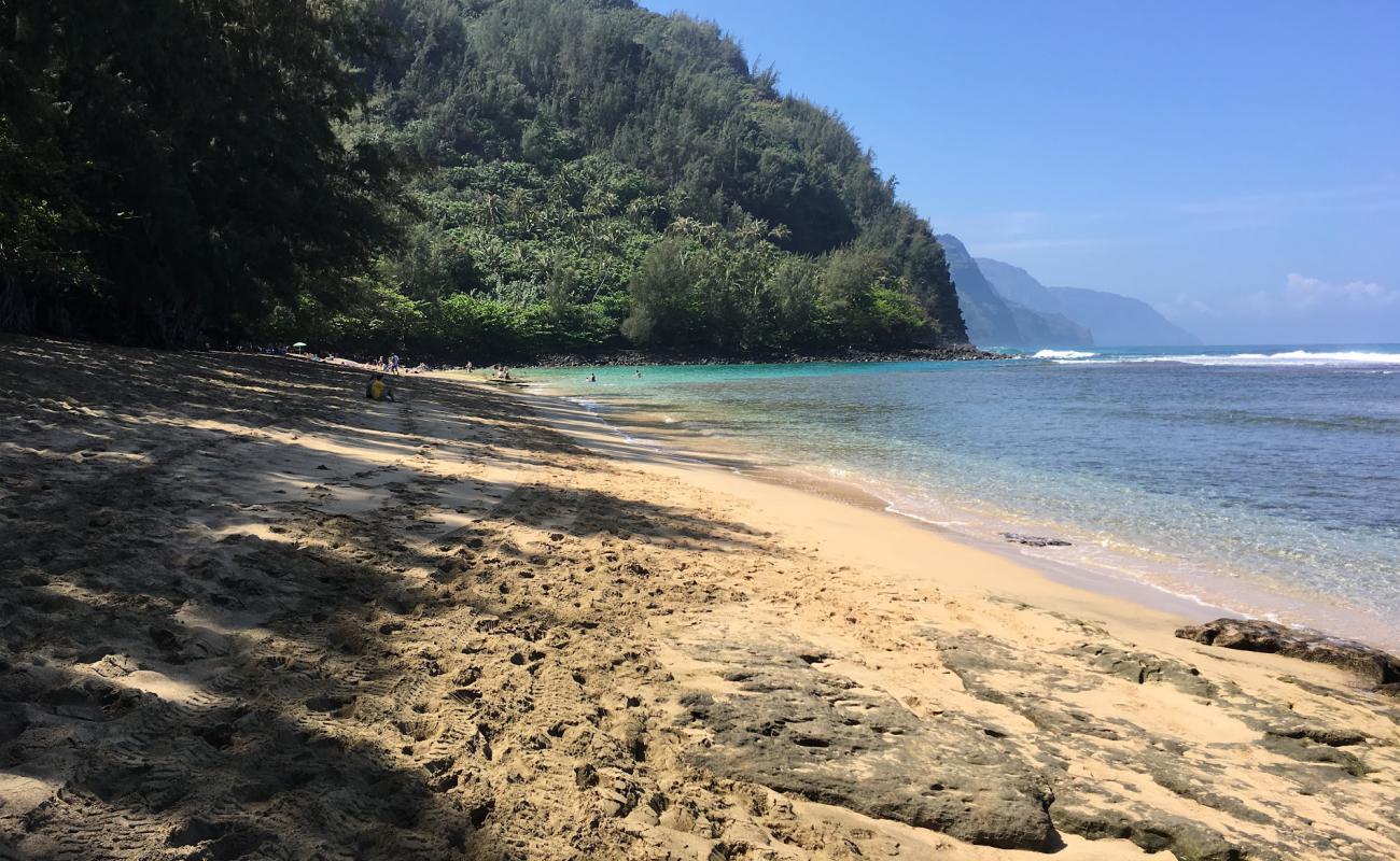 Foto af Ke'e Beach med lys sand overflade