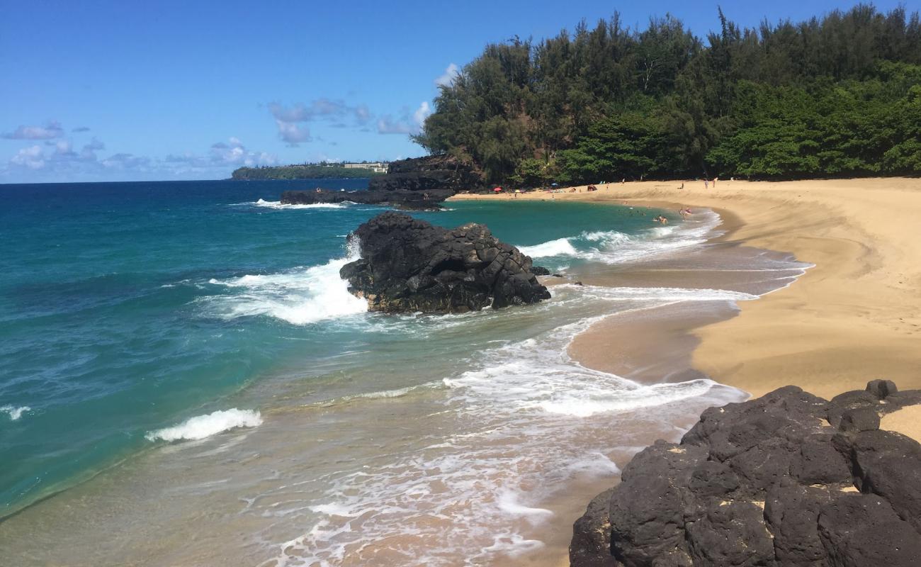 Foto af Lumaha'i Beach med lys sand overflade