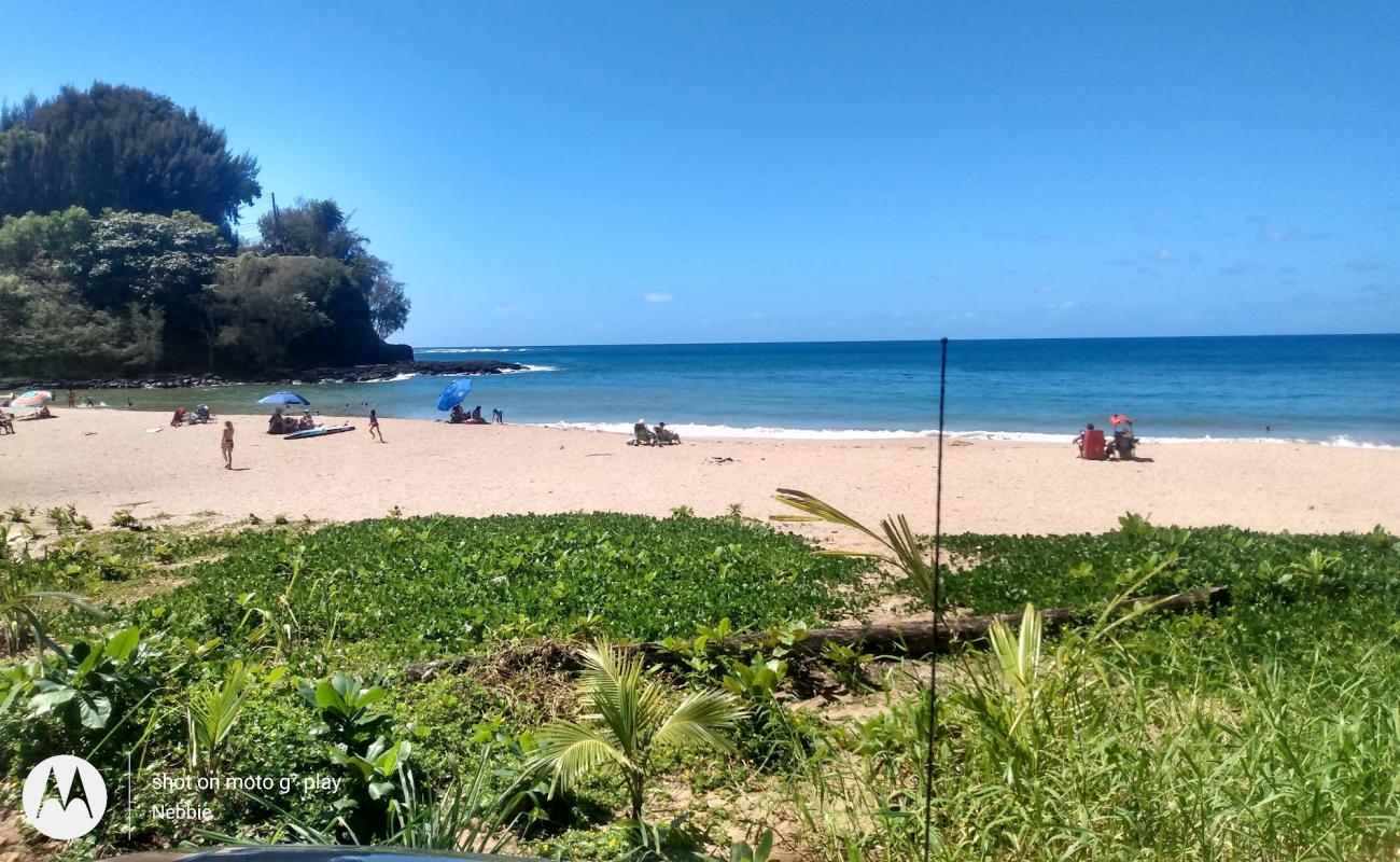 Foto af Kalihiwai Beach med lys sand overflade