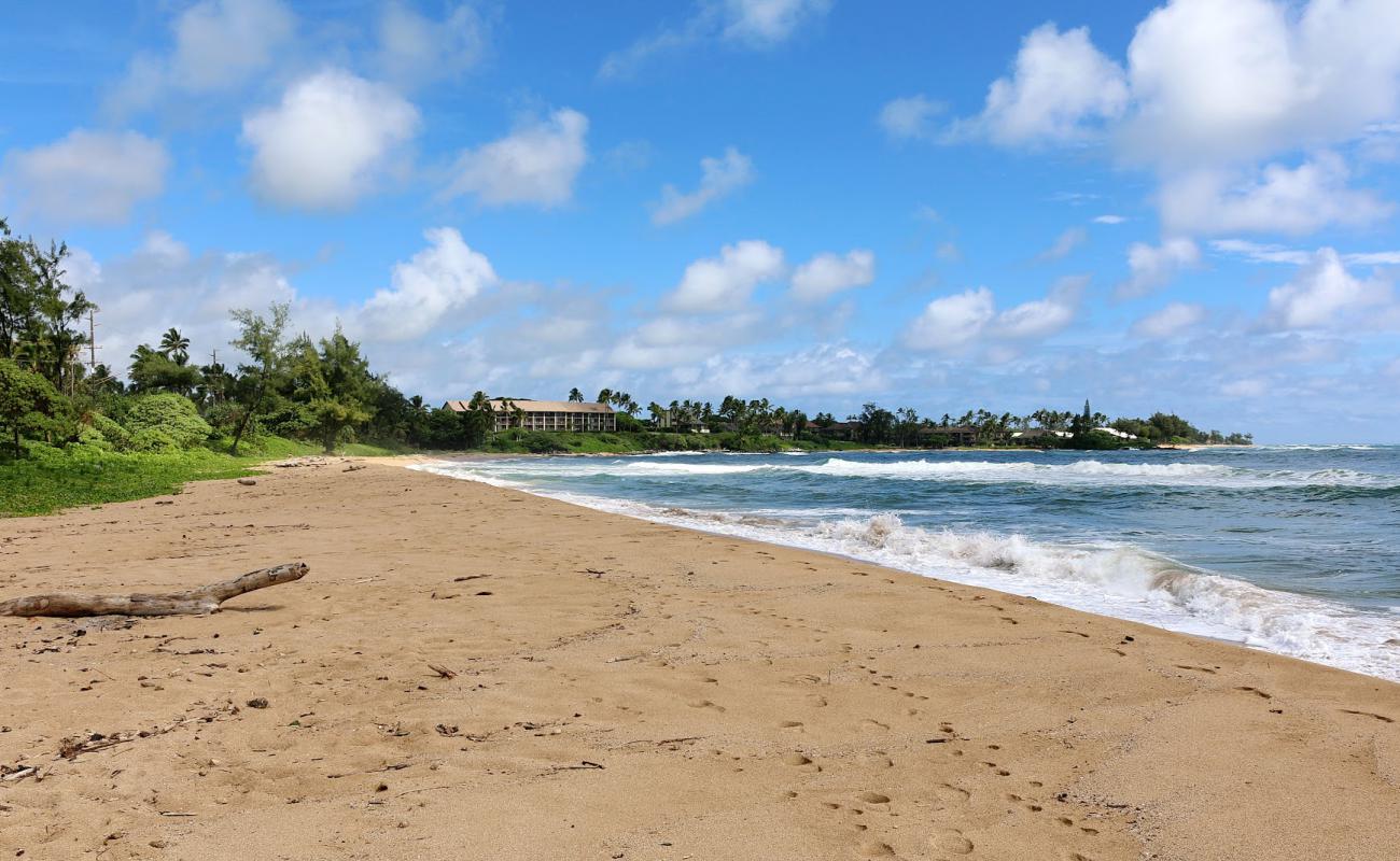 Foto af Wailua Beach med lys sand overflade