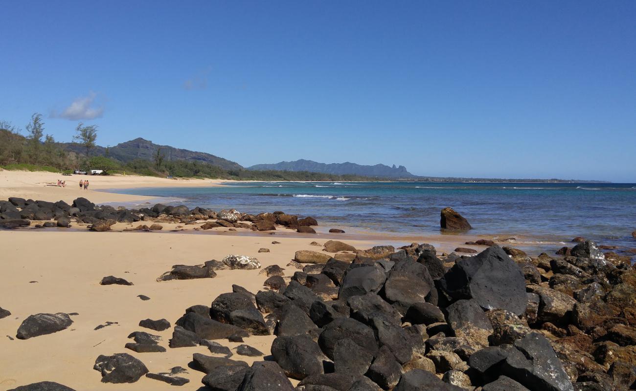 Foto af Kauai Beach med lys sand overflade