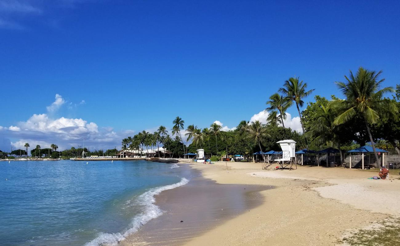 Foto af Hickam Beach med lys sand overflade