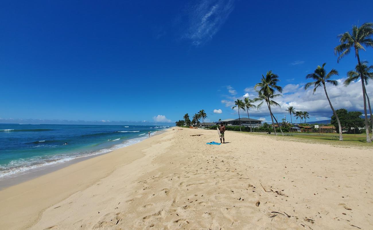 Foto af Pu'uloa Beach Park med lys sand overflade