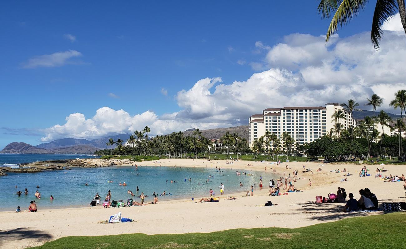 Foto af Ko Olina Beach med lys fint sand overflade