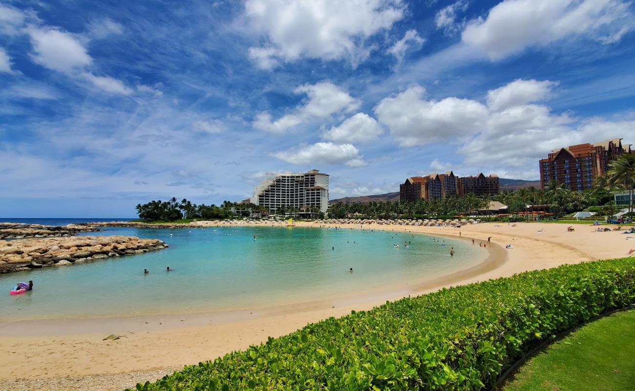 Foto af Ko Olina Lagoon Strand med lys fint sand overflade