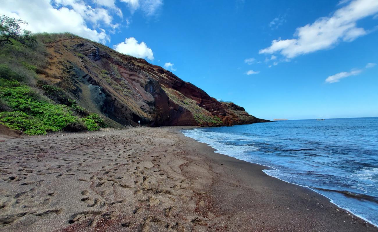 Foto af Oneuli Beach med brun fin sten overflade