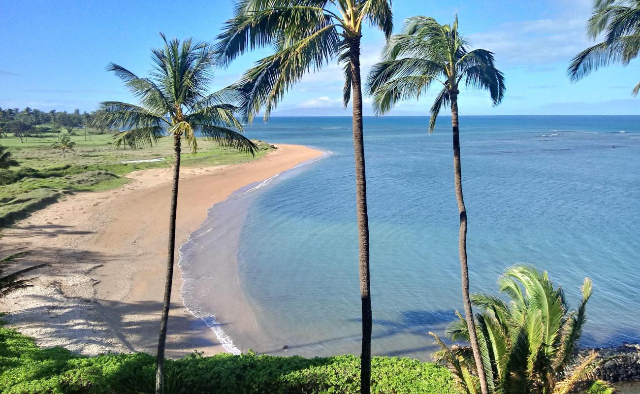 Foto af Keaka Beach med lys sand overflade