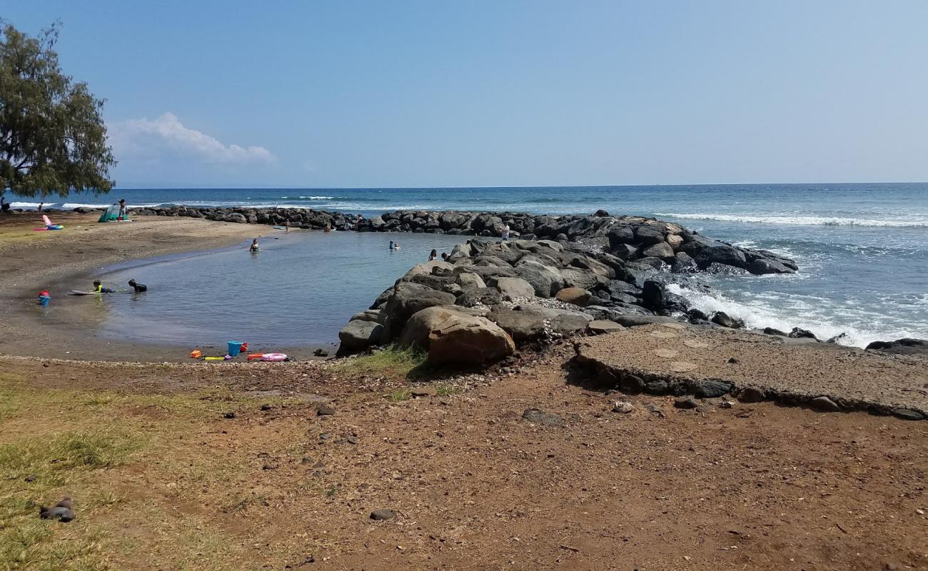 Foto af Launiupoko Beach Park med grå sand overflade