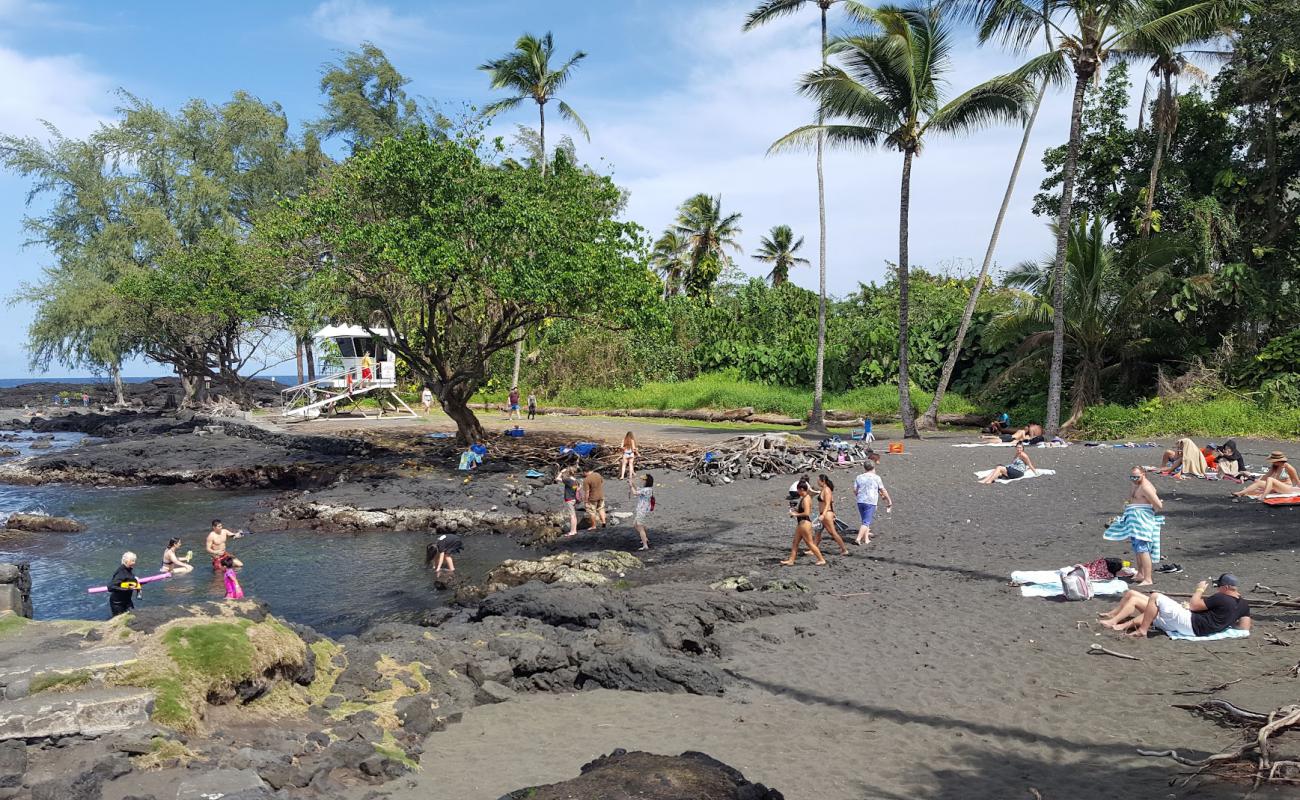 Foto af Leleiwi Beach med sort sand overflade