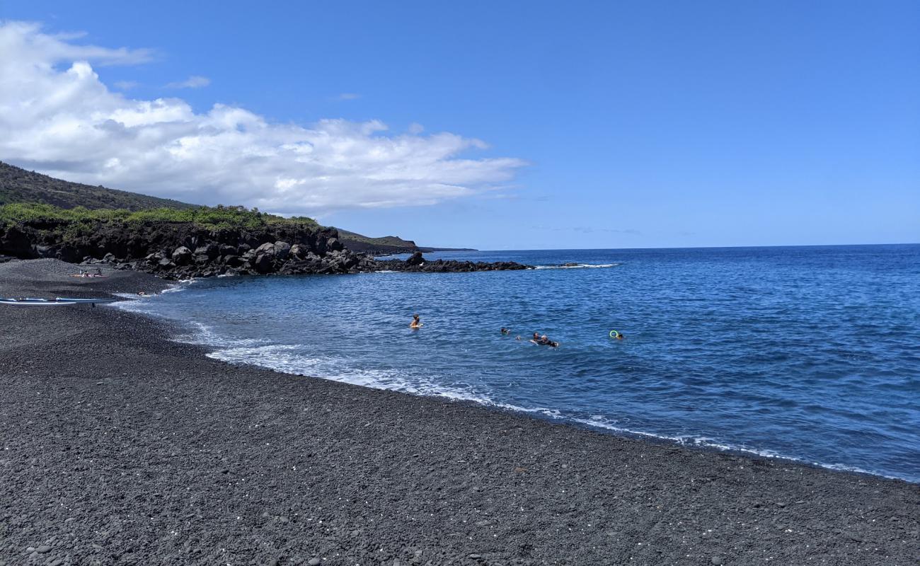 Foto af Pebbles Beach med grå sten overflade