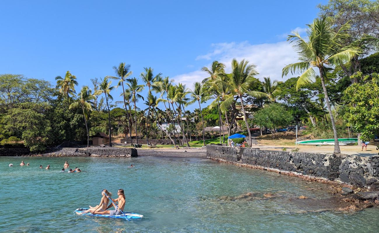 Foto af Keauhou Bay Beach med gråt sand og småsten overflade