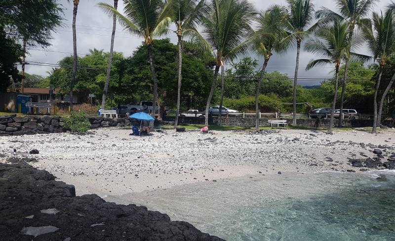 Foto af Pahoehoe Beach med lyst sand & sten overflade