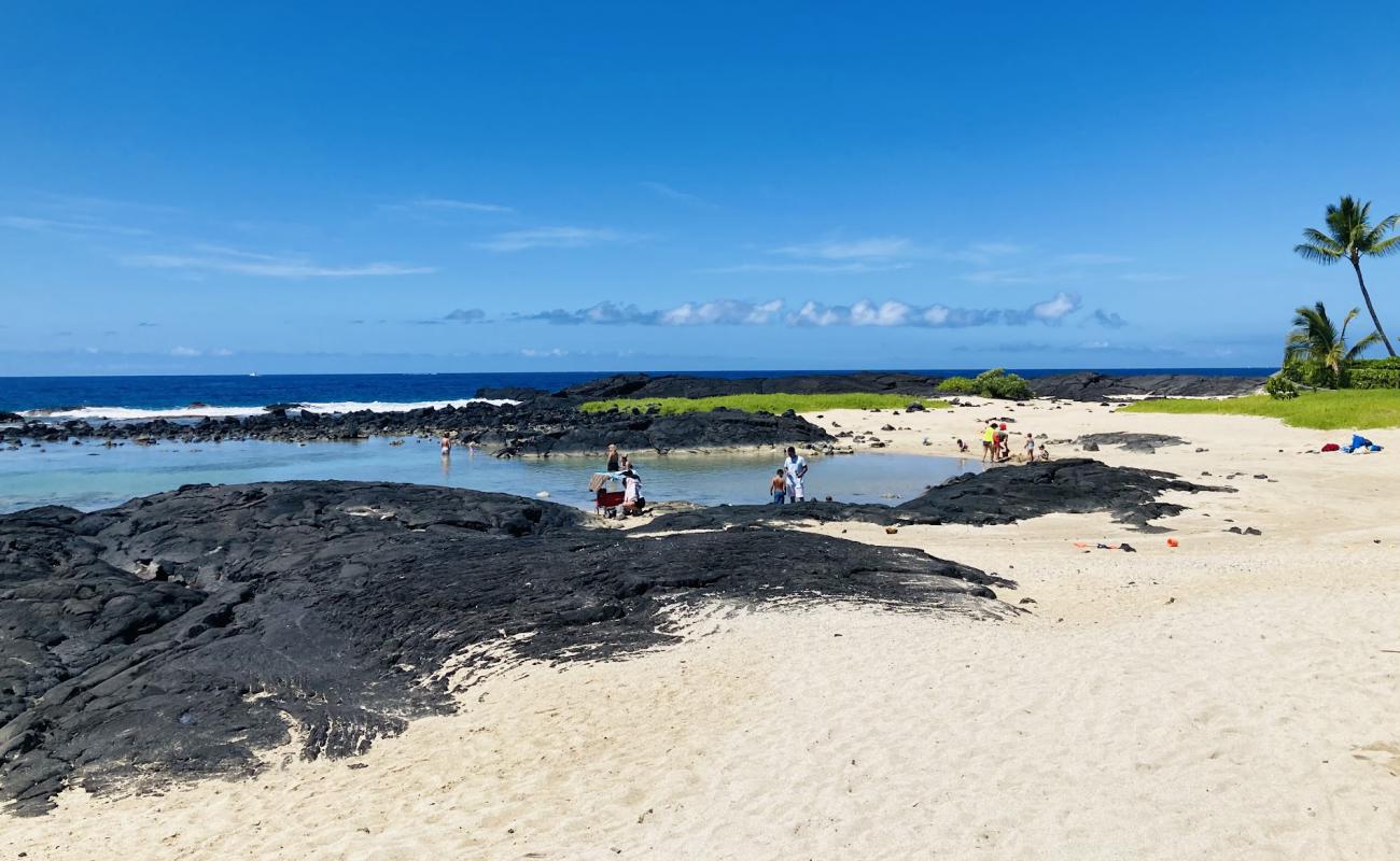 Foto af Keiki Beach med lys sand overflade