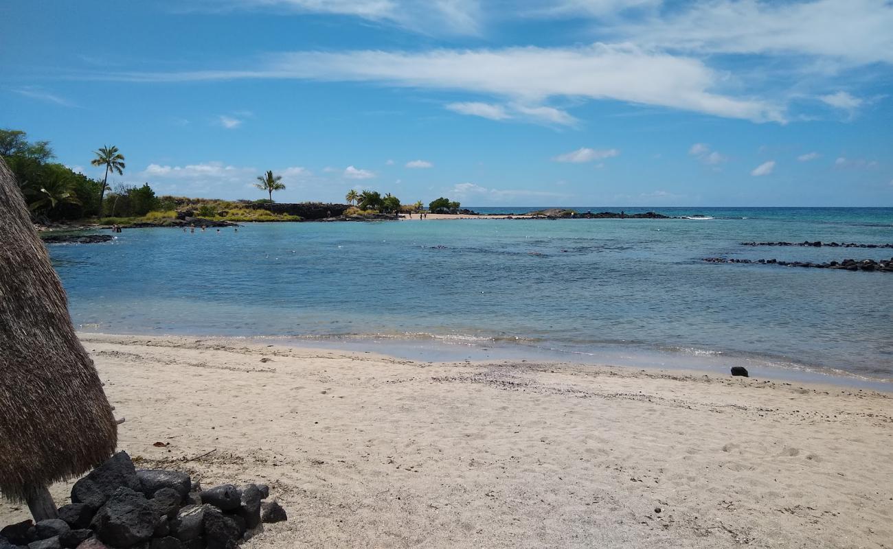 Foto af Alula beach med grå sand overflade