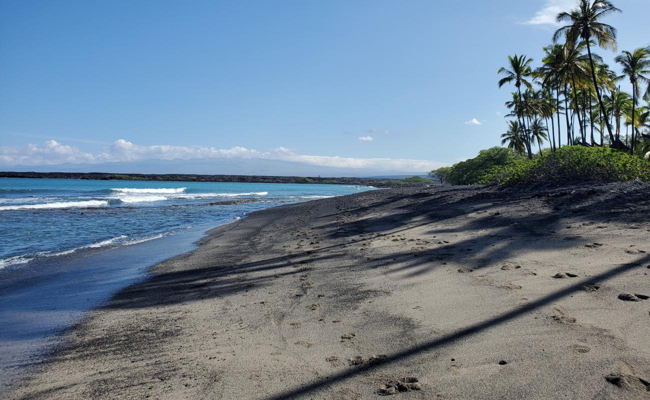 Foto af Kiholo Bay Beach med grå sten overflade