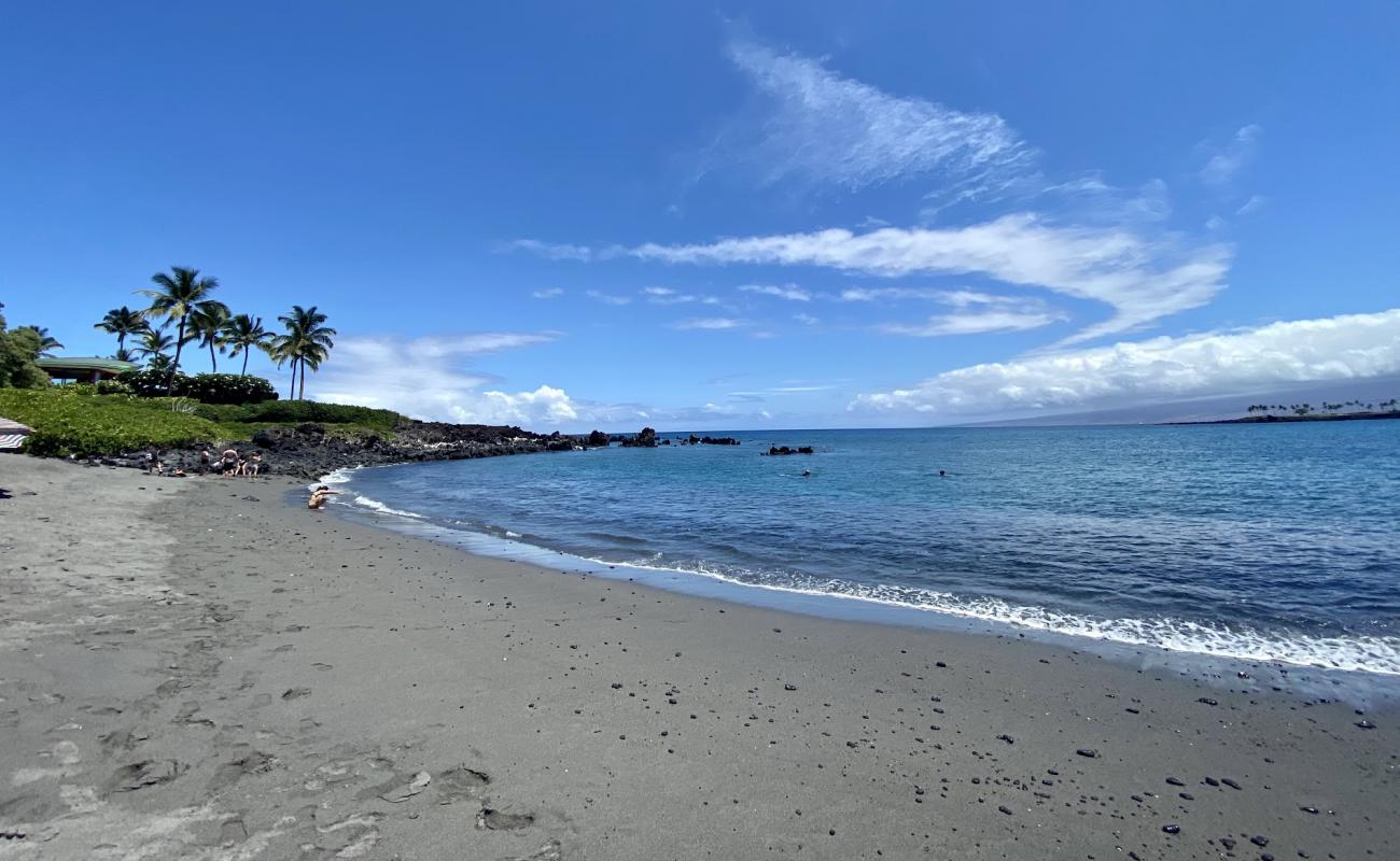 Foto af Honokaope Bay beach med grå sand overflade