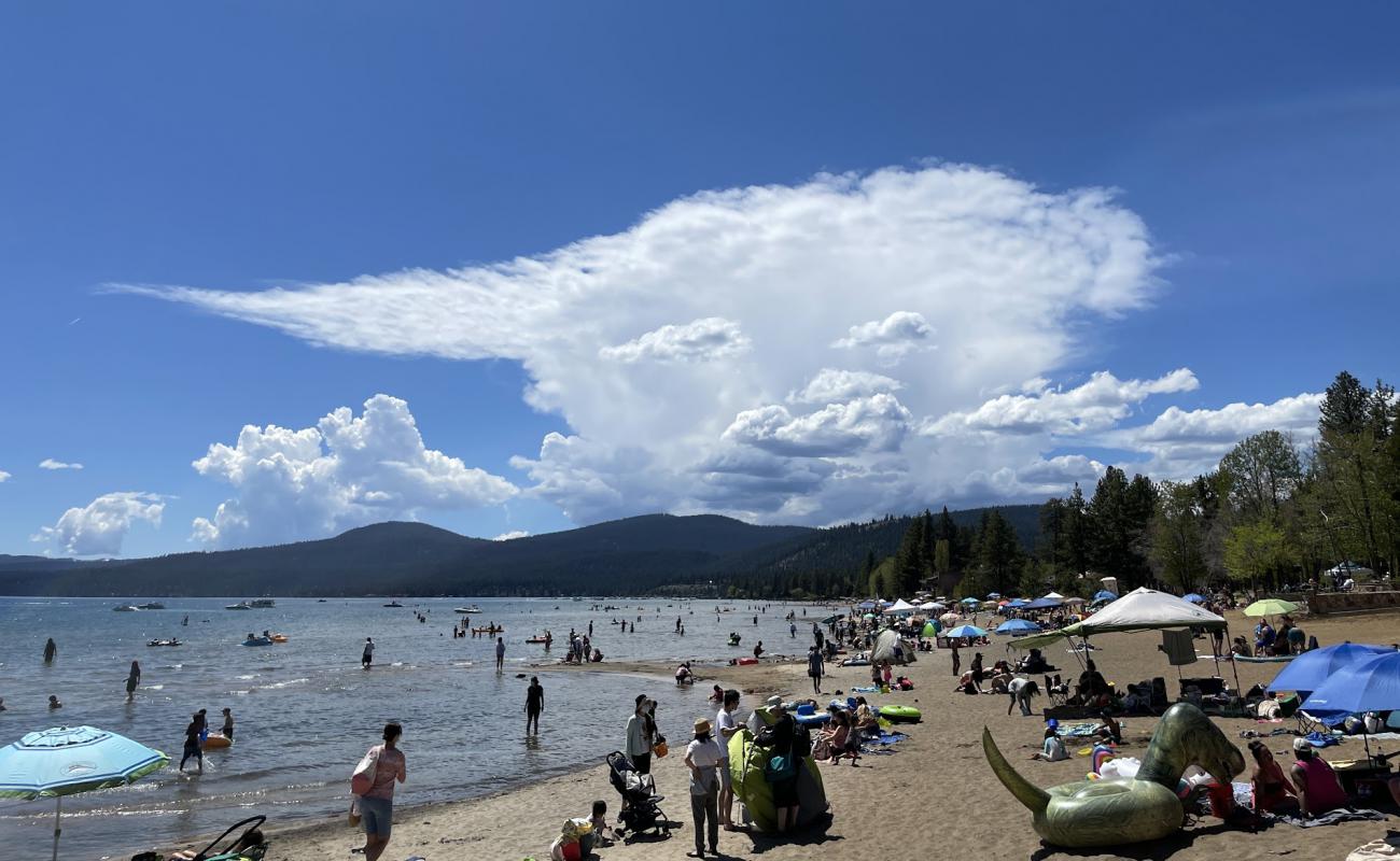 Foto af North Tahoe Beach med lys sand overflade