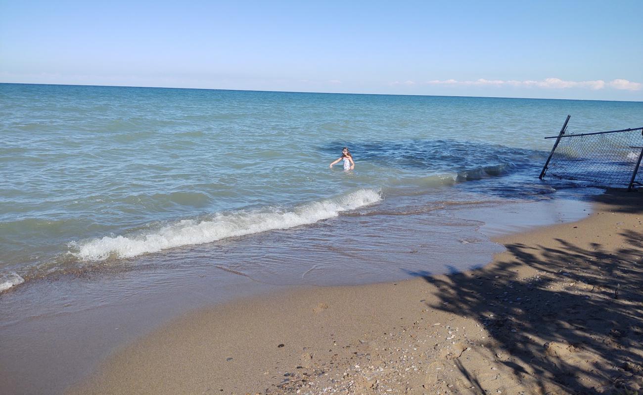 Foto af Jeddo Road Beach med let sand og småsten overflade