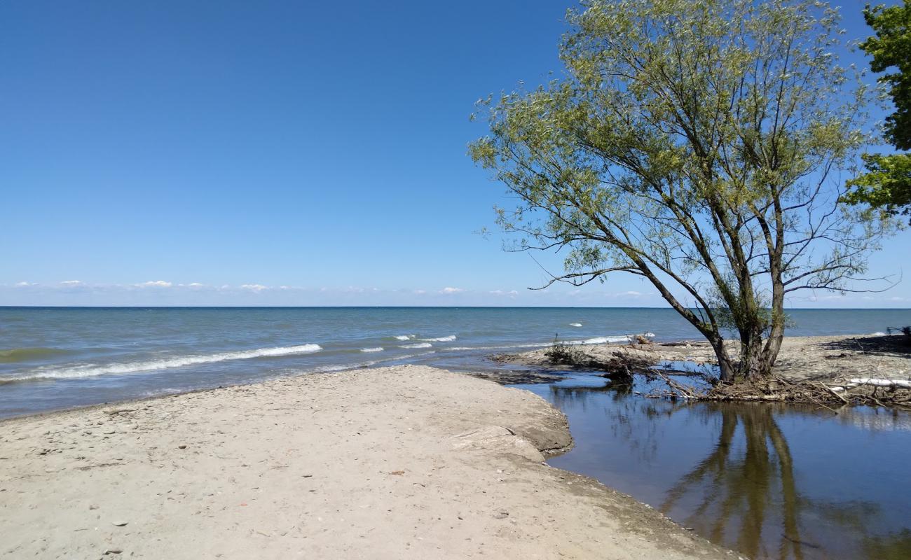 Foto af Shorewood Beach med lyst sand & sten overflade