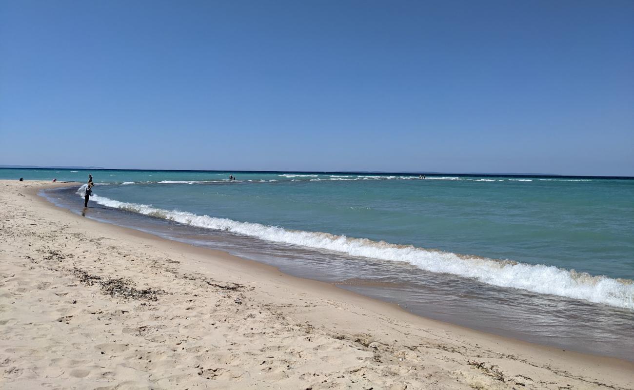 Foto af Onomonee Road Beach med lys sand overflade