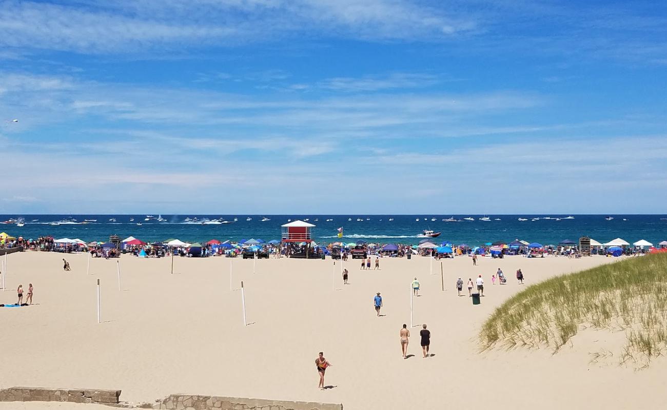 Foto af Washington Beach med lys sand overflade