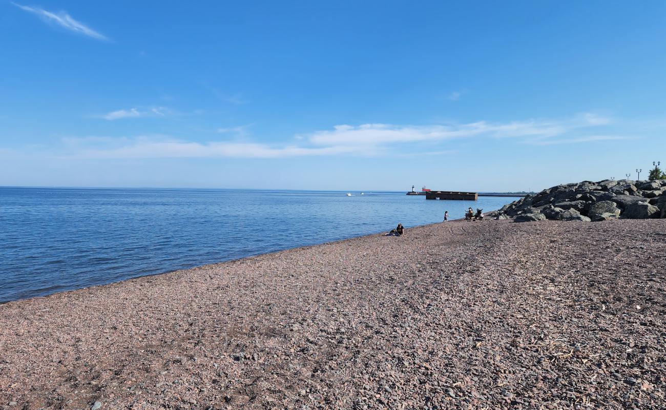 Foto af Lakewalk Beach med brun sten overflade