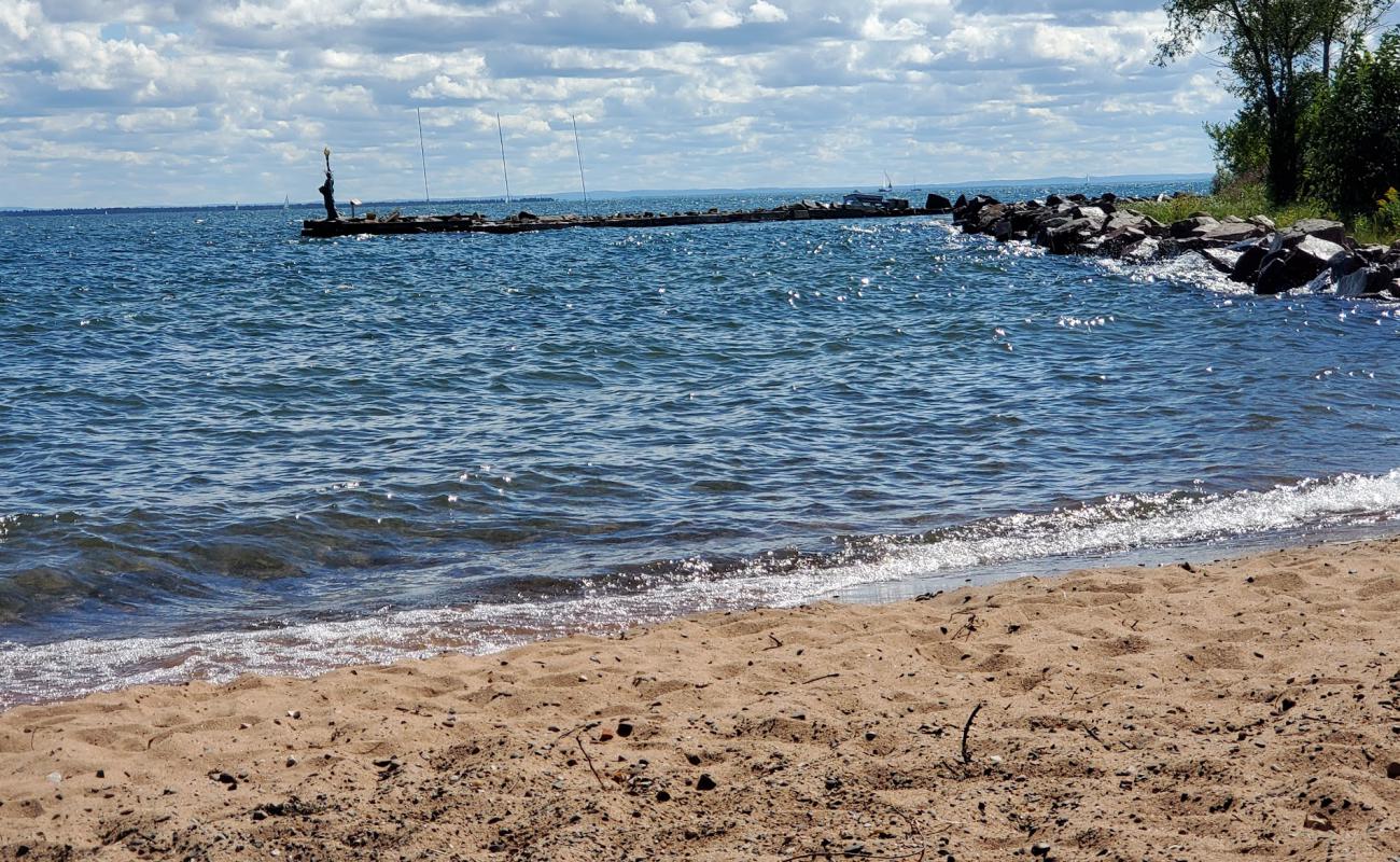 Foto af Halvor Reiten Beach med lys sand overflade