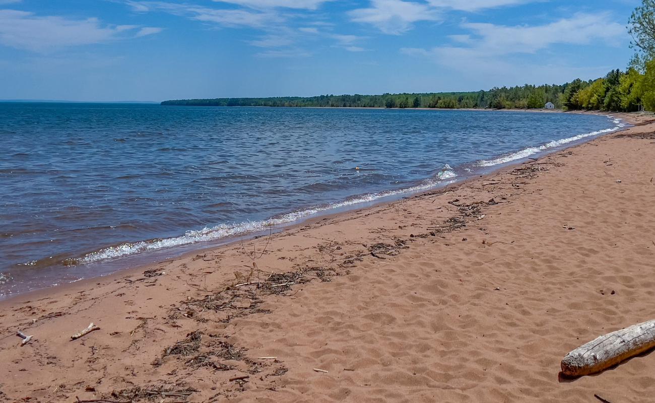 Foto af Friendly Valley Beach med lys sand overflade