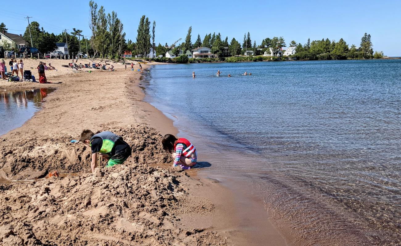 Foto af Eagle Harbor Beach med lys sand overflade