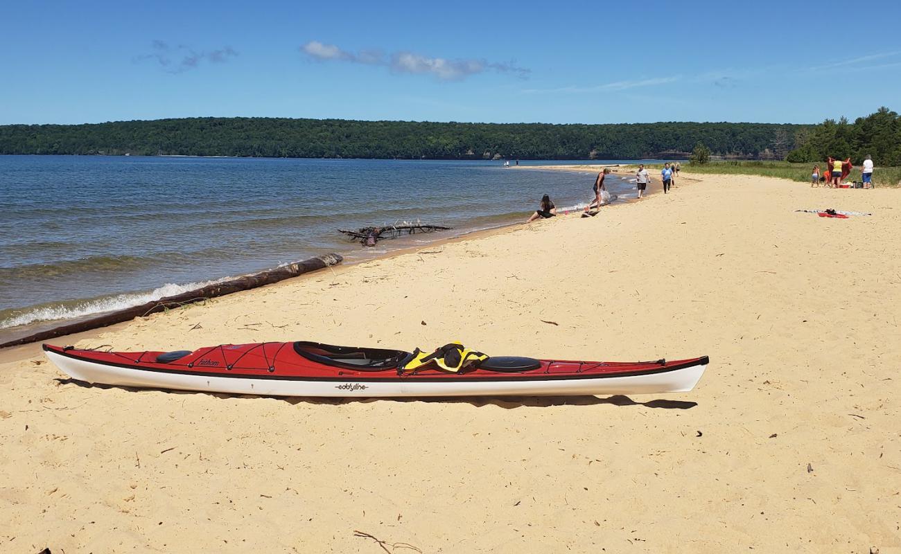 Foto af Sand Point Beach med lys sand overflade