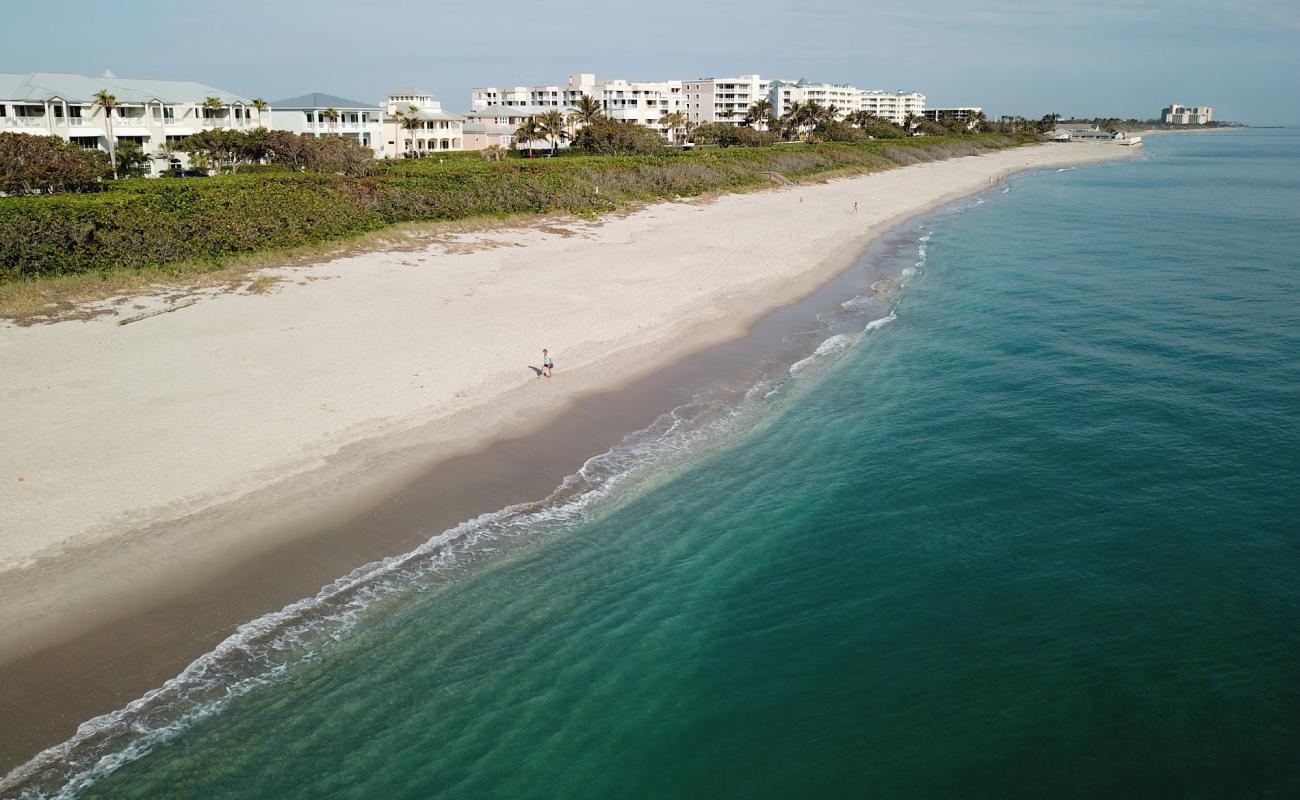 Foto af Jupiter Beach med lys sand overflade