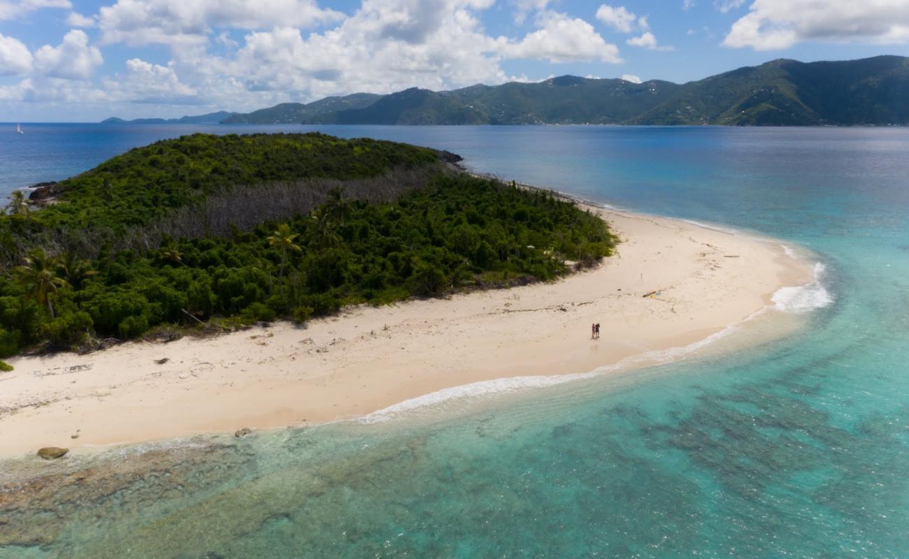 Foto af Sandy Cay beach med lys fint sand overflade